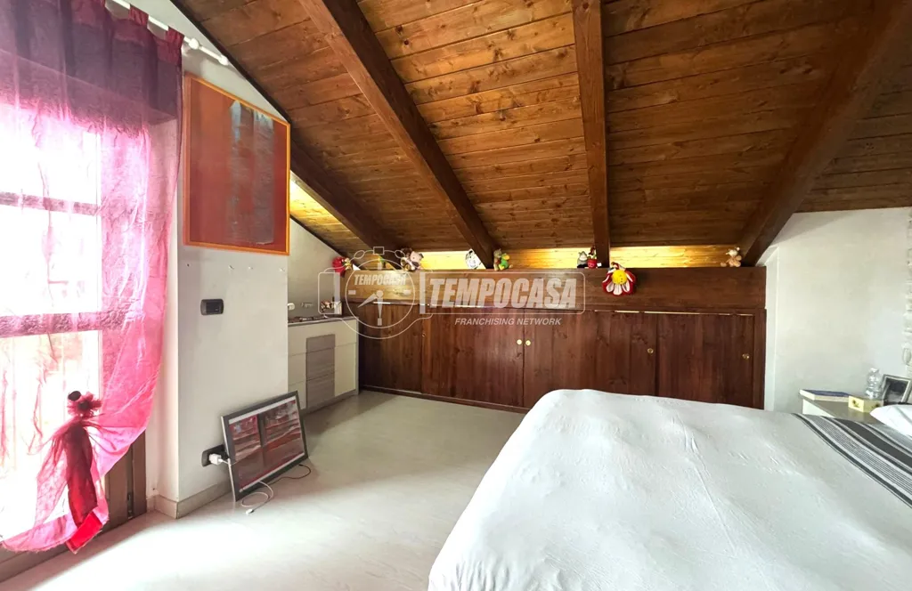 Magamistoad - Modern Apartment with Triple Aspect View in Givoletto
