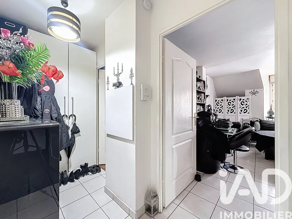 Pièces - Appartement Moderne en Centre-Ville à Limay