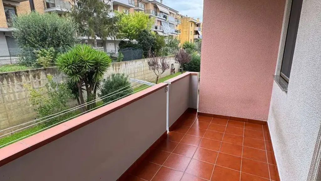 Rõdu - Rear Garden Flat with Terrace in Loreto