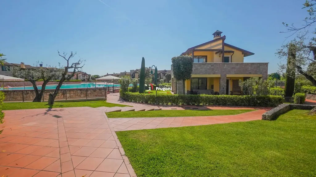 Aed - Bilocale with Pool in Manerba del Garda