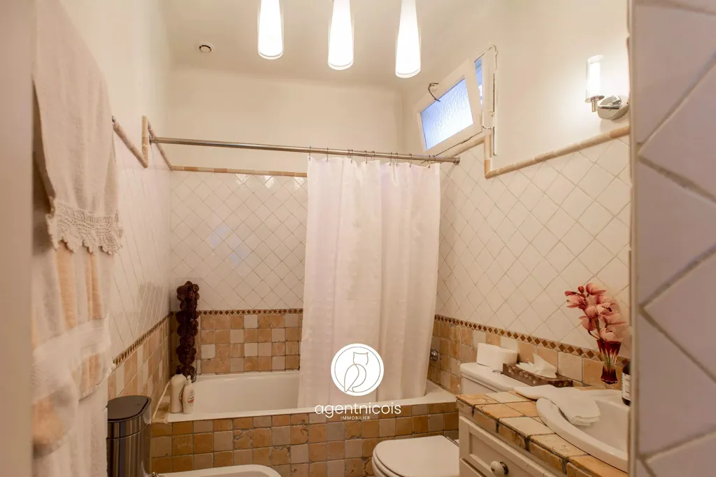 Salles de bain - Maison de Caractère avec Piscine à Saint-Jeannet