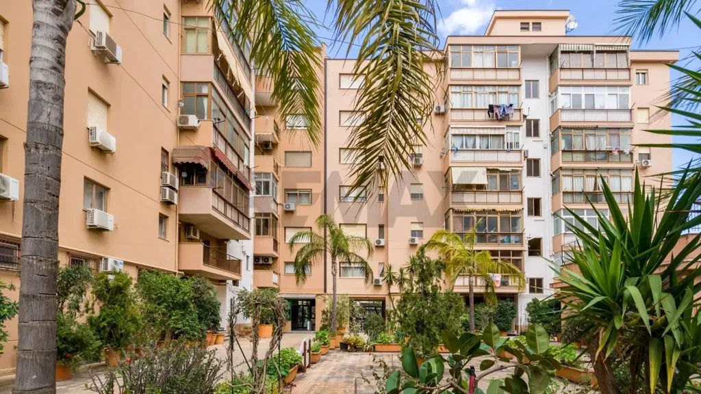 Aed - Spacious Apartment with Balcony in Palermo