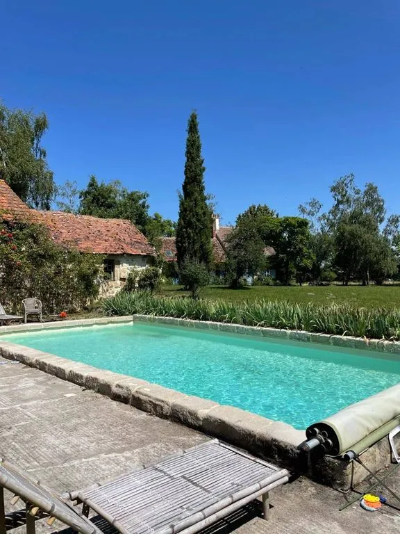 Bassein - Charming Domain with Pool near Autry Isards
