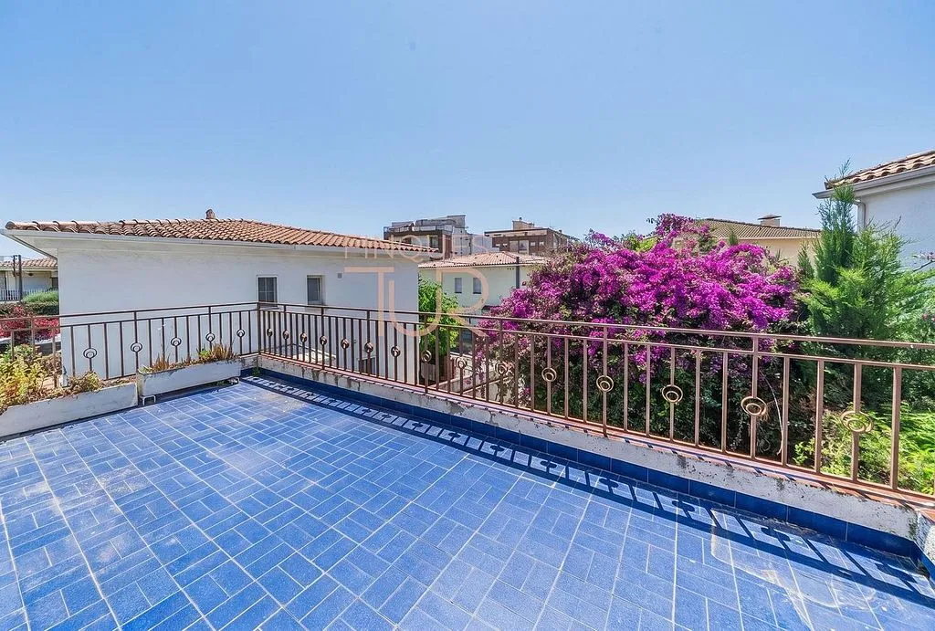 Terrasse - Luxury House with Garden in Premià de Dalt