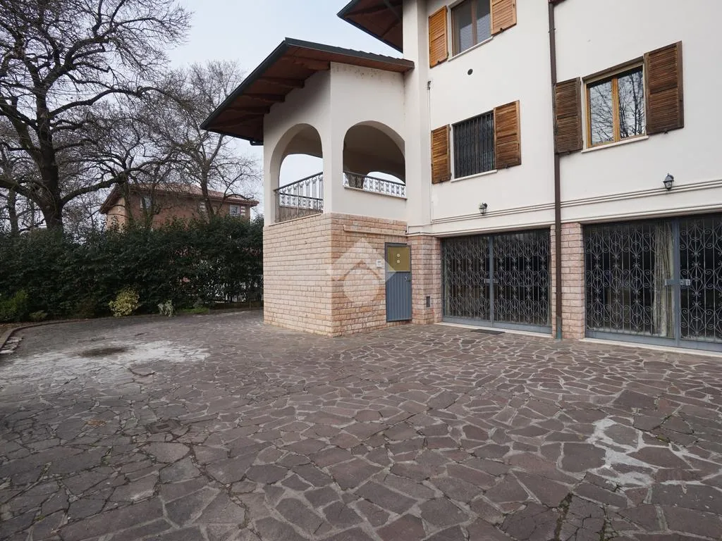 Extérieur - Spacious Apartment with Private Courtyard in Castelnuovo Rangone