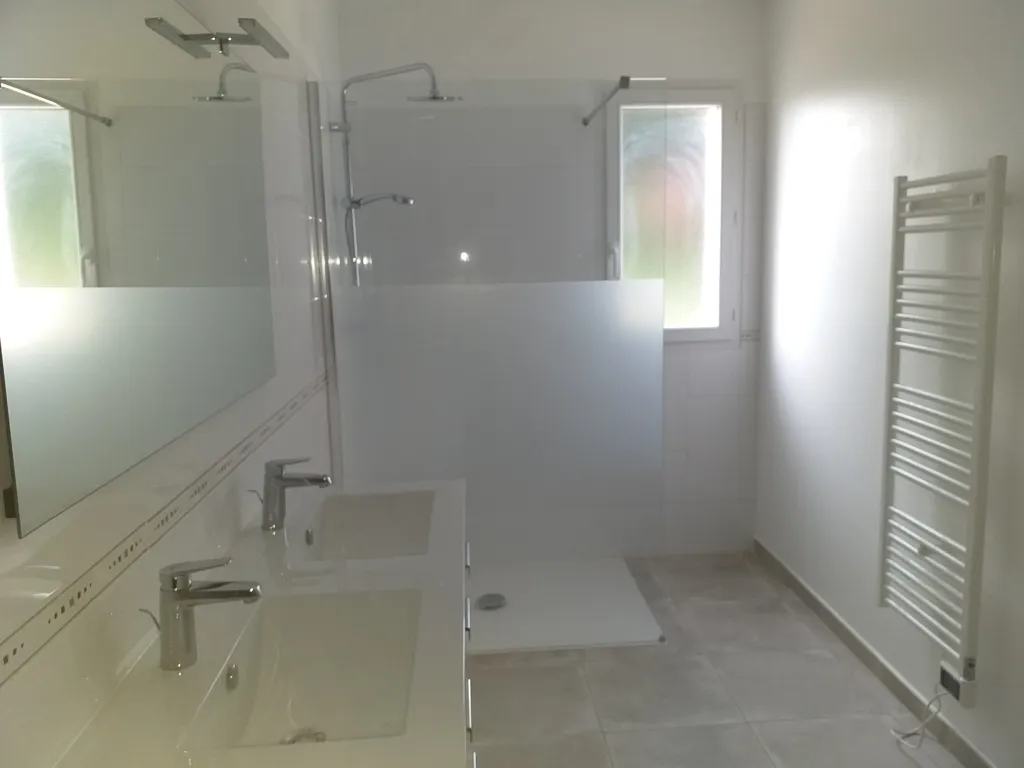 Salles de bain - Maison Neuve avec Terrasse à Moissac