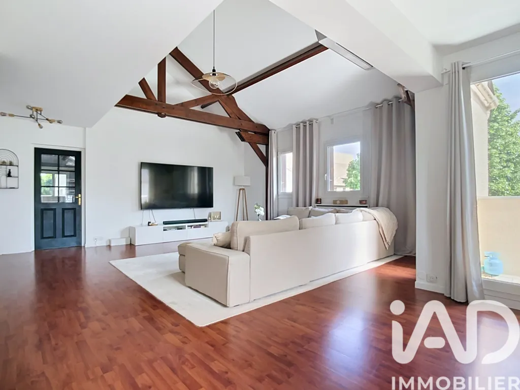 Elutuba - Duplex Apartment with Balcony in Pontault-Combault