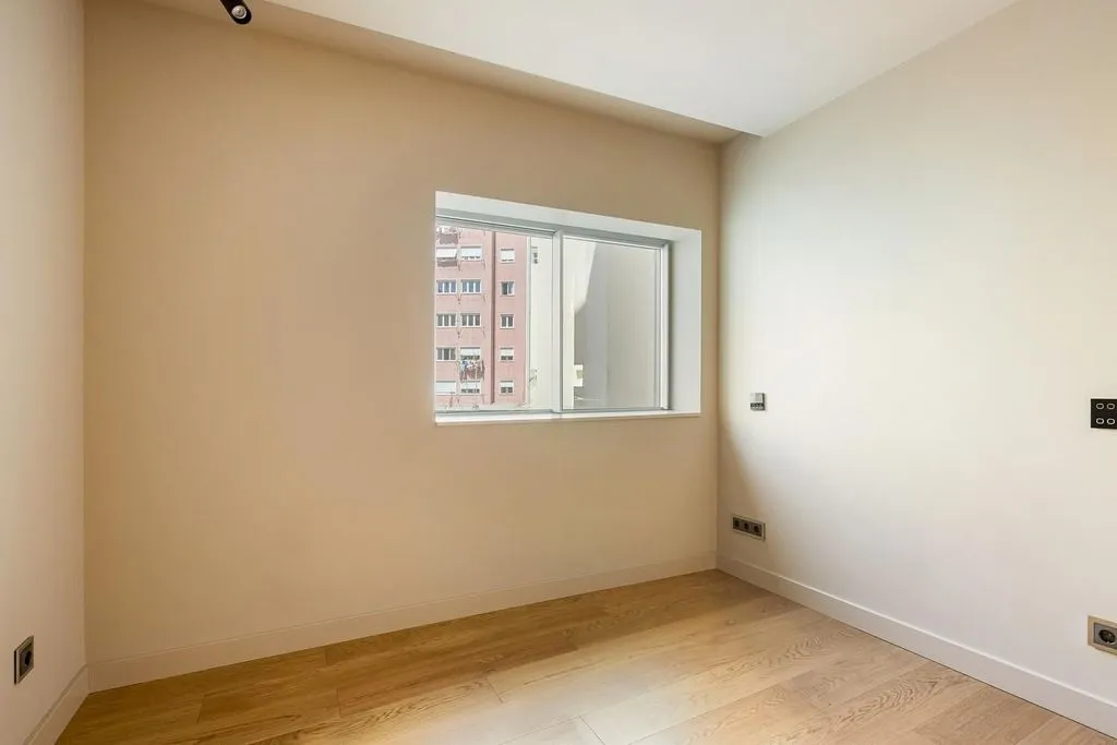 Pièces - Luxury Flat with Elevator in Picoas, Lisbon