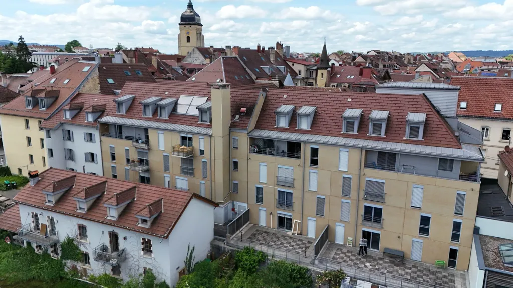 Vue aérienne - Appartement avec balcon et garage à Pontarlier
