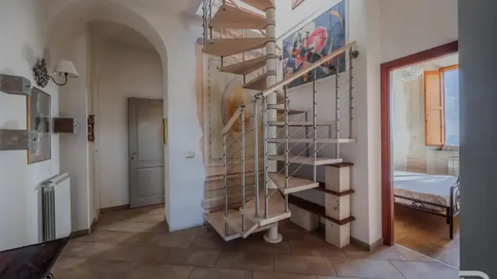 Pièces - Attico with Terrace in Sinalunga