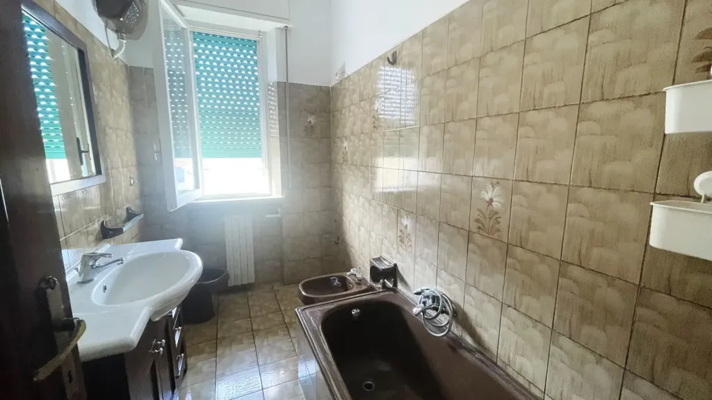 Vannitoad - Apartment with Garage in Jesi