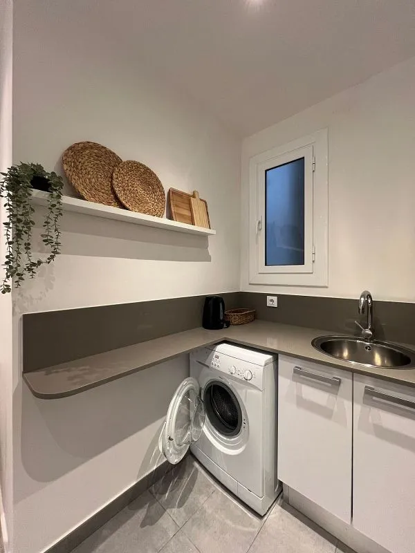 Utility Room - Modern Flat with Air Conditioning in Eixample