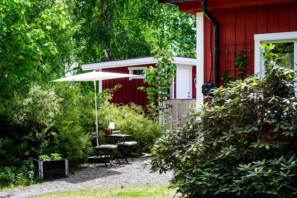 Jardin - Charming Red Cottage with Garden in Samuelsdal