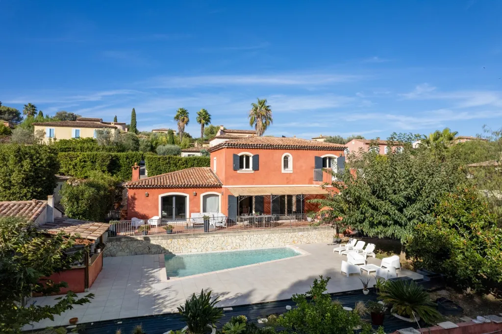 Vue aérienne - Villa Néoprovençale avec Piscine à Biot