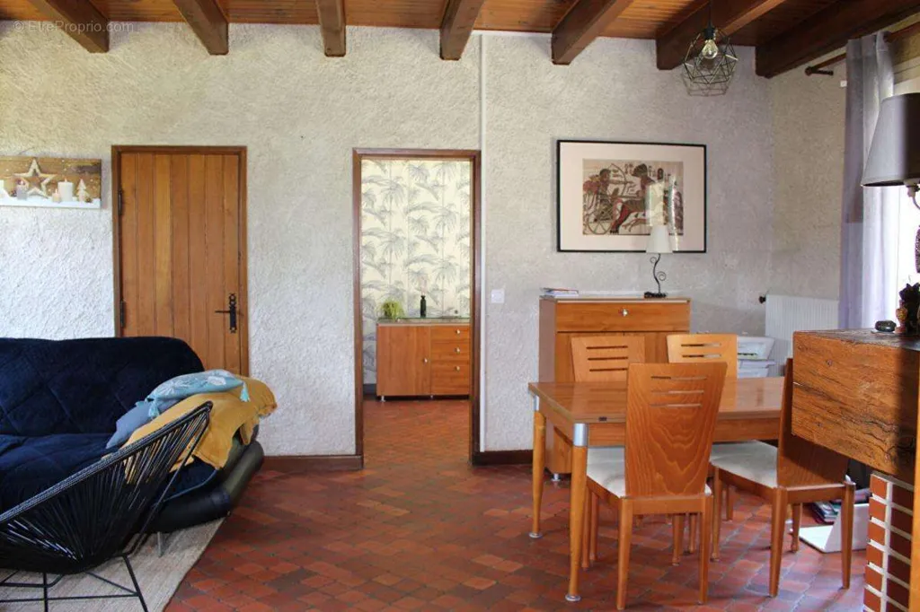 Salle à manger - Longère avec Grand Jardin à Lanobre