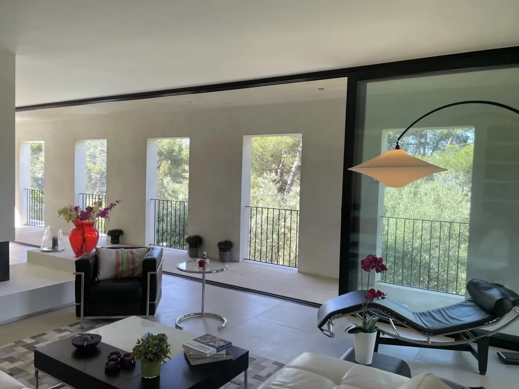 Séjour - Villa Contemporaine avec Vue Panoramique à Lorgues