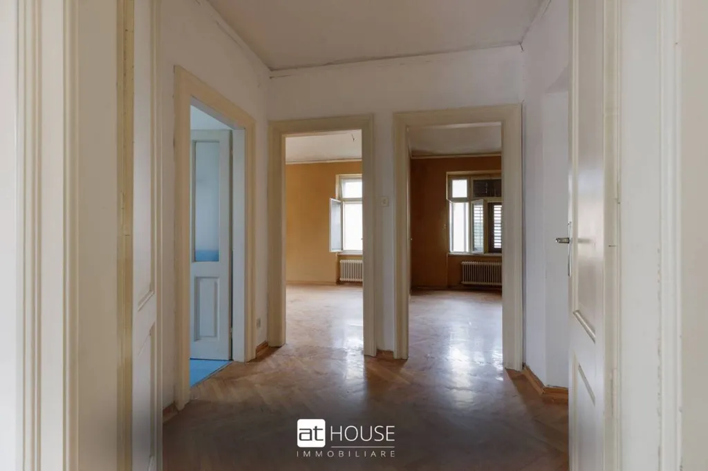 Esik - Historic Villa with Park View in Gorizia