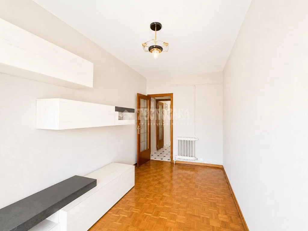 Hallway - Apartment with Terrace in Usera, Madrid