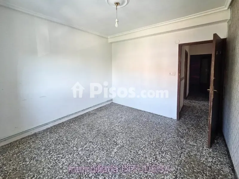 Toad - Flat for Renovation with Patio in Tudela