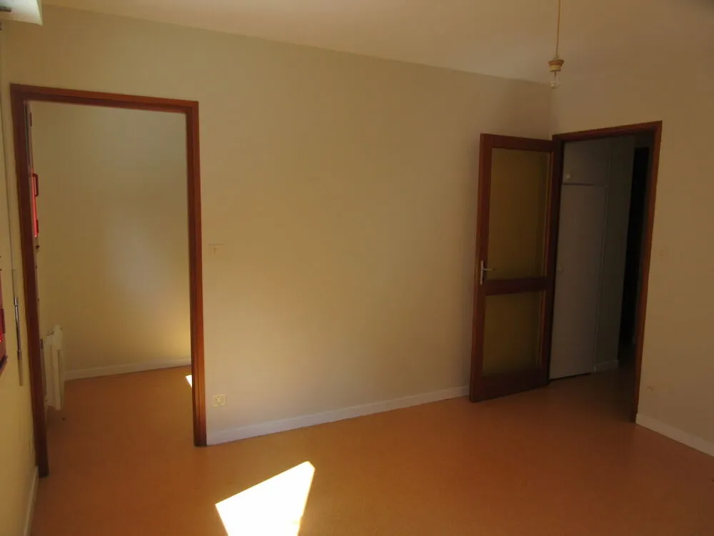 Pièces - Appartement 1 Pièce avec Parking à Rodez