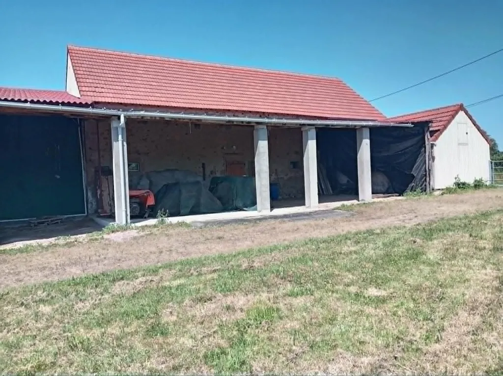 Exterior - Country House with Equestrian Potential in Couleuvre