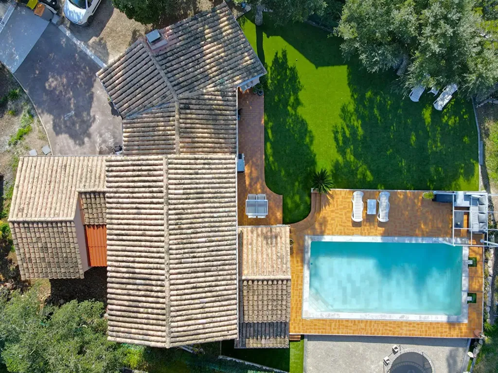 Vue aérienne - Villa Néo-Provençale avec Piscine à Saint-Raphaël