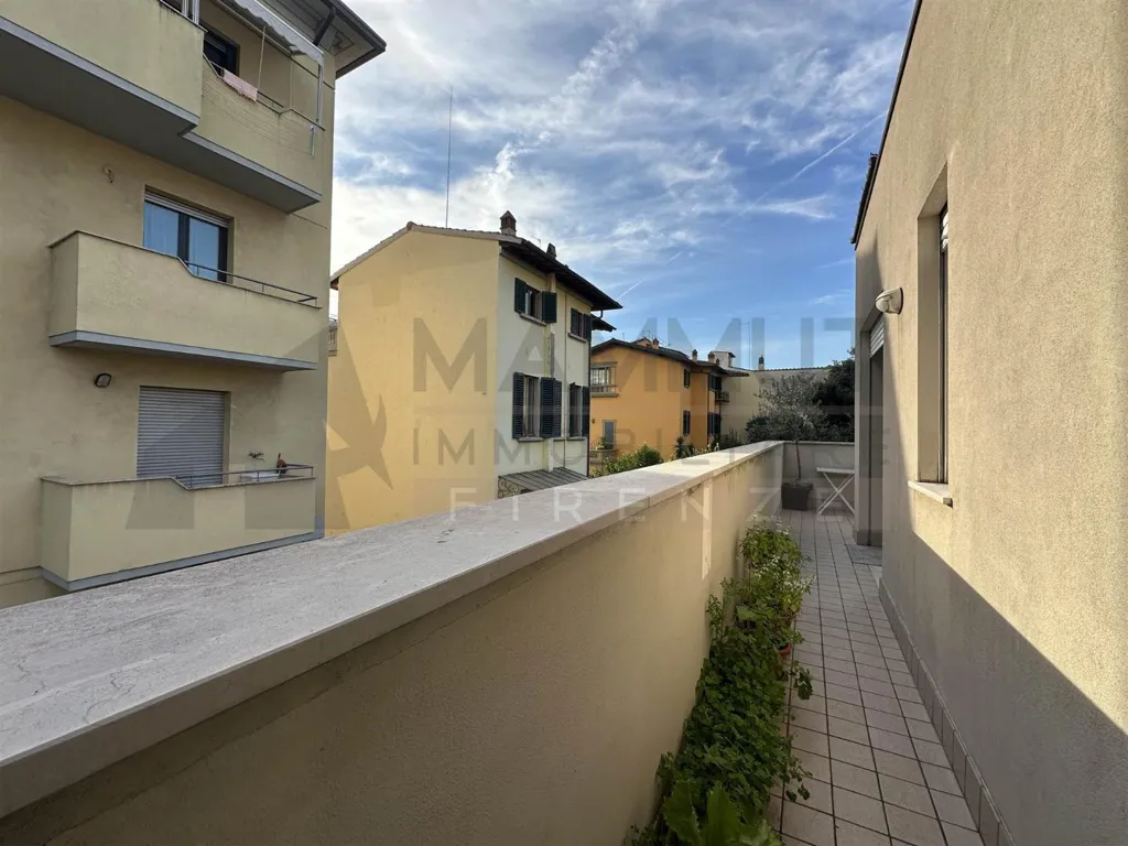 Rõdu - Apartment with Terrace in Central Florence