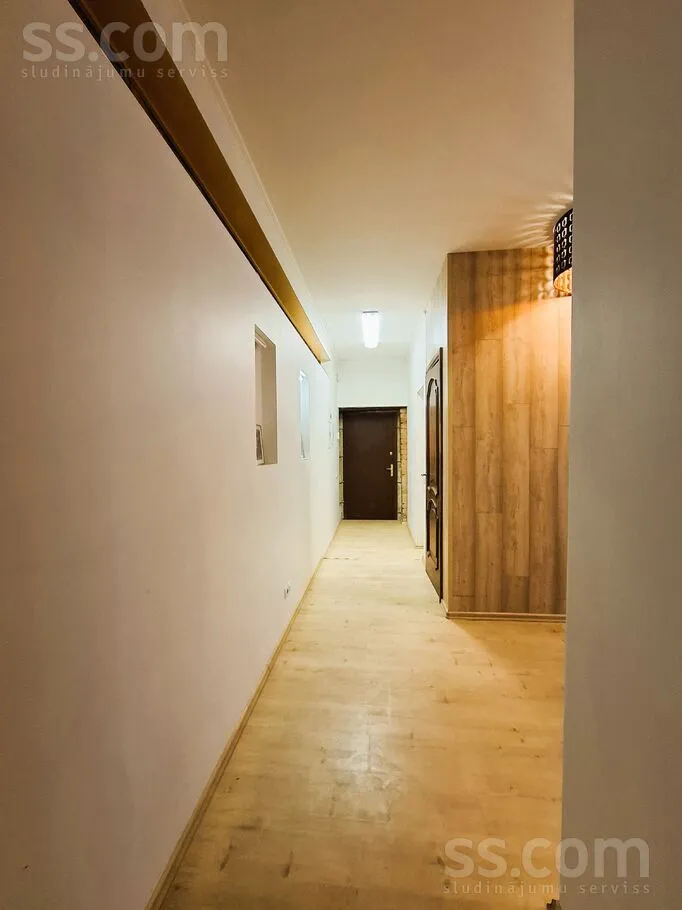 Entrée - Spacious 3-Bedroom Apartment in Quiet Centre, Riga