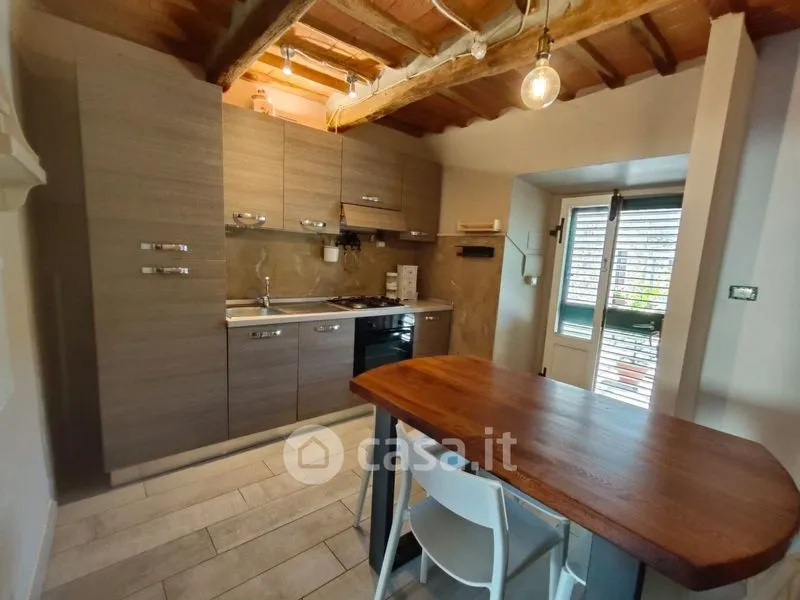 Cuisine - Rustic Trilocale with Garden in Pistoia