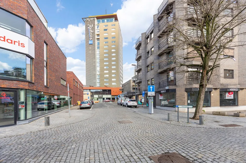 Extérieur - Local Commercial Centré à Hasselt