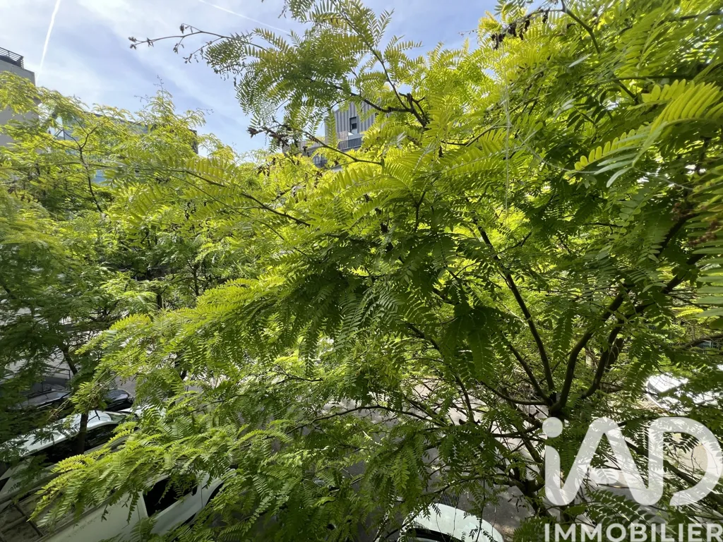 Garden - Studio with South Facing Balcony in Villeneuve-la-Garenne