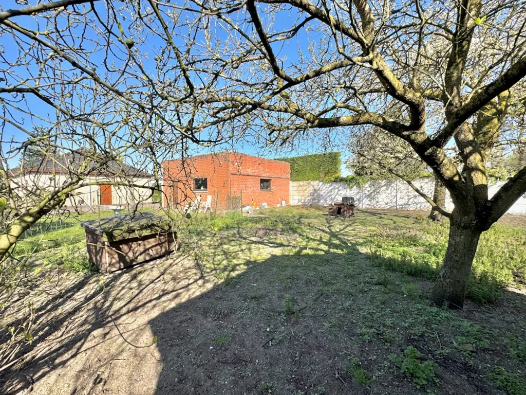 Aed - Bungalow with Large Garage in Ertvelde