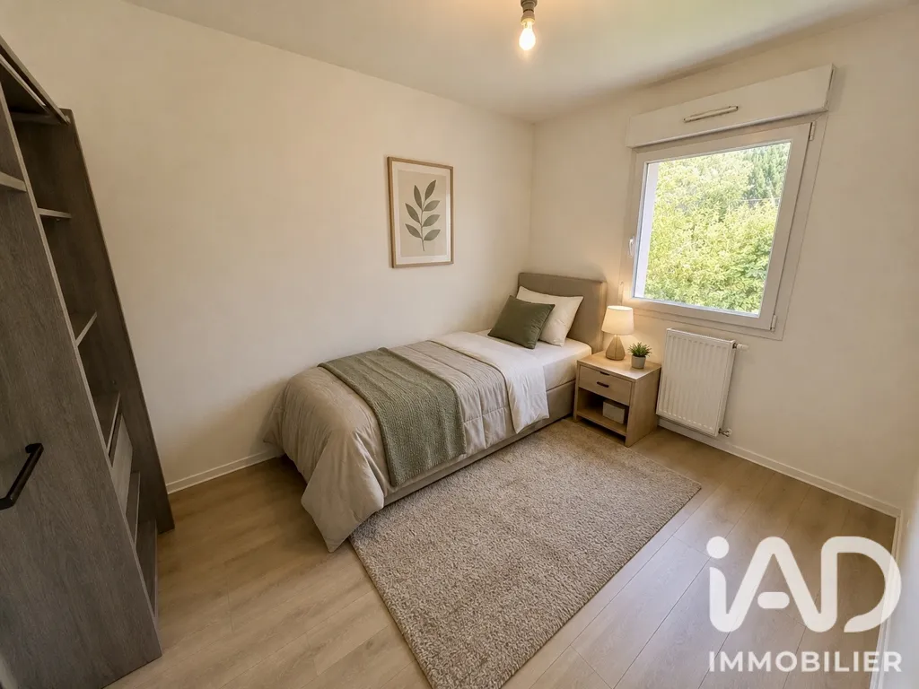 Chambres - Appartement avec Terrasse Couverte à Bousse