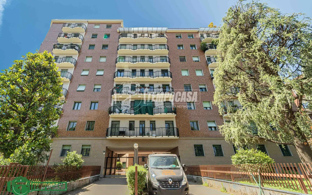 Exterior - Bright 2-Bedroom Apartment with Balcony in Milan