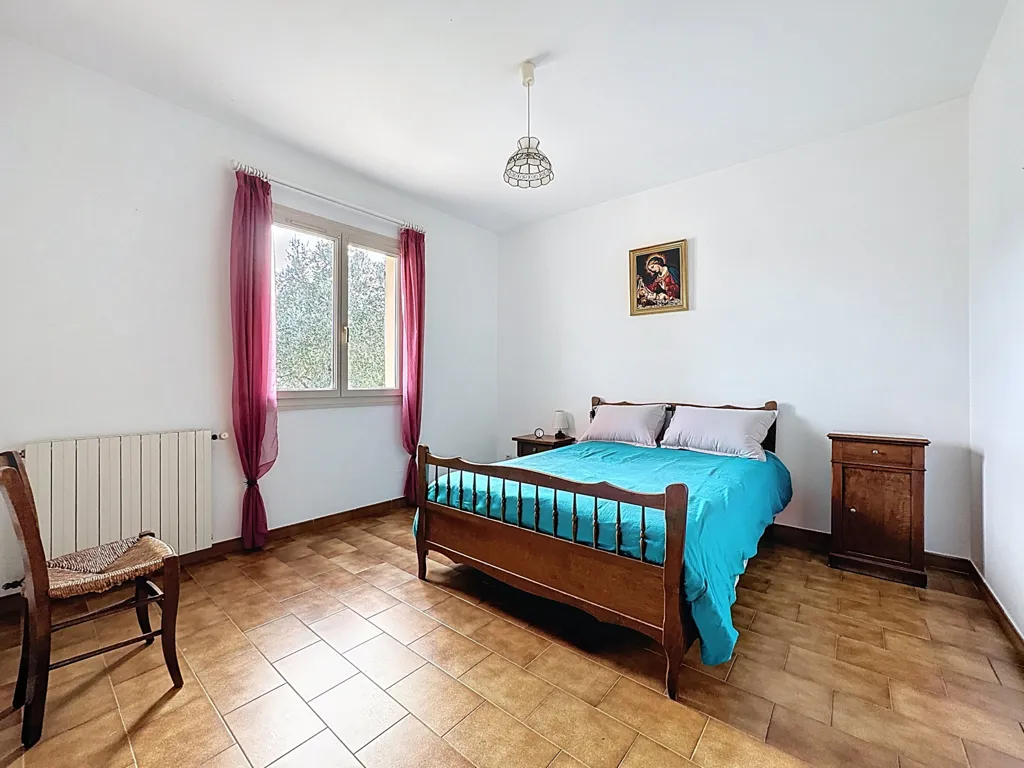 Chambres - Maison de Plain-Pied avec Terrain Piscinable à Solaro
