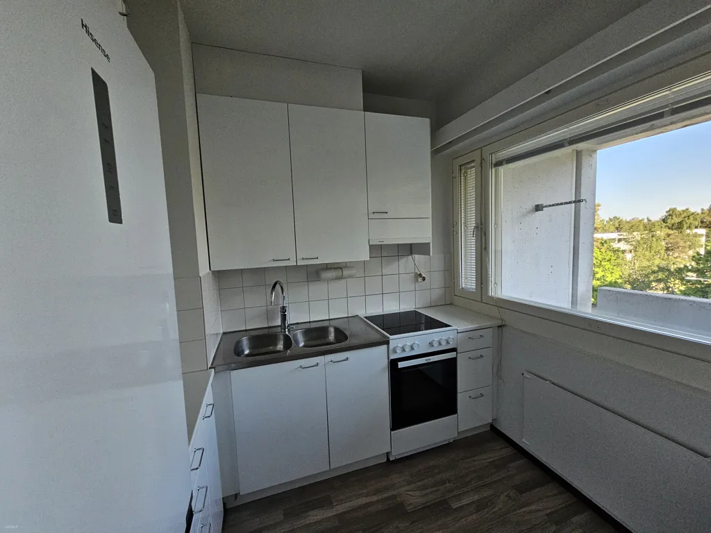 Köök - Bright Studio Flat with Balcony in Espoo