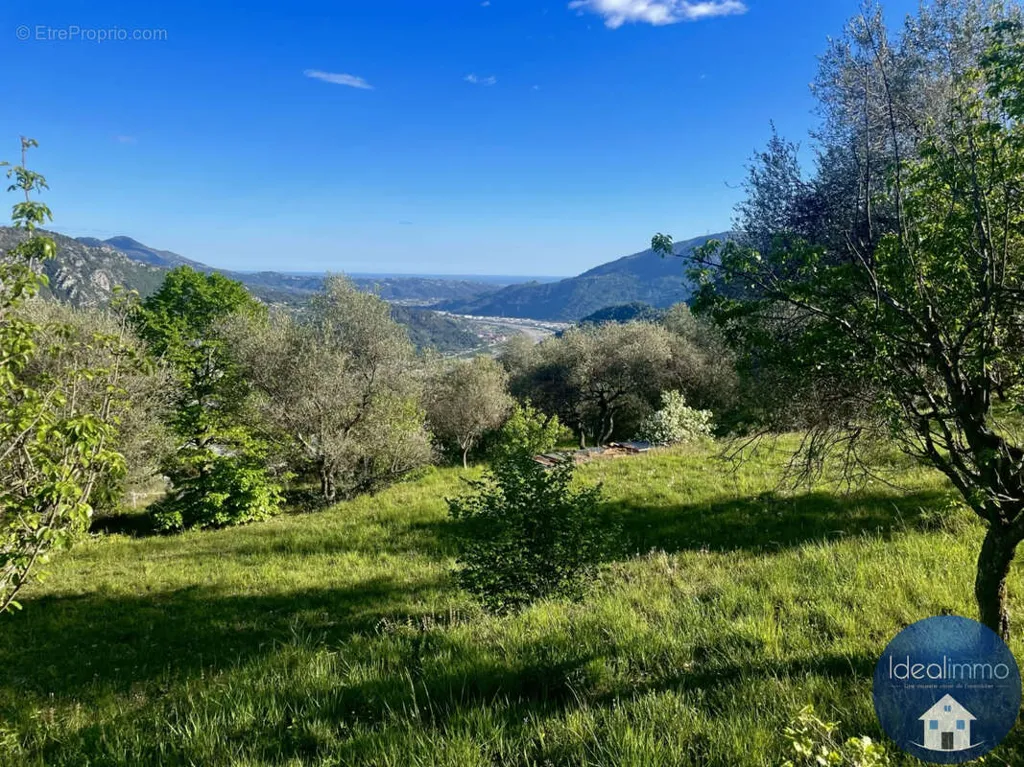 Aed - Viabilised Plot with Sea View in Bonson
