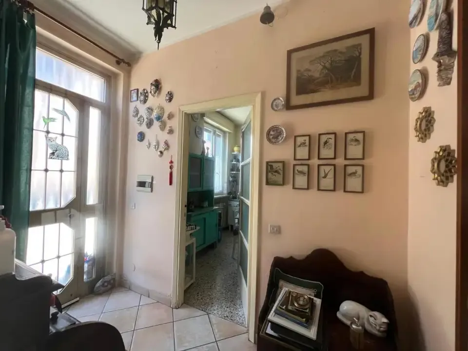 Esik - Two-Level House with Balcony in Albonese