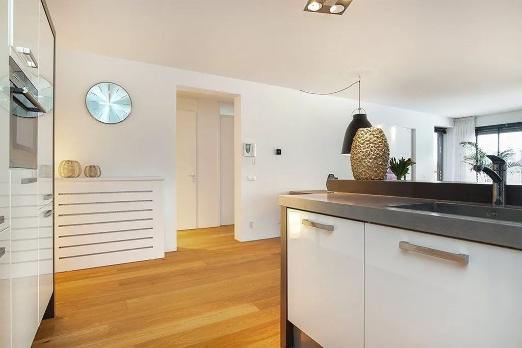 Köök - Modern 3-Room Apartment with City View in Rotterdam