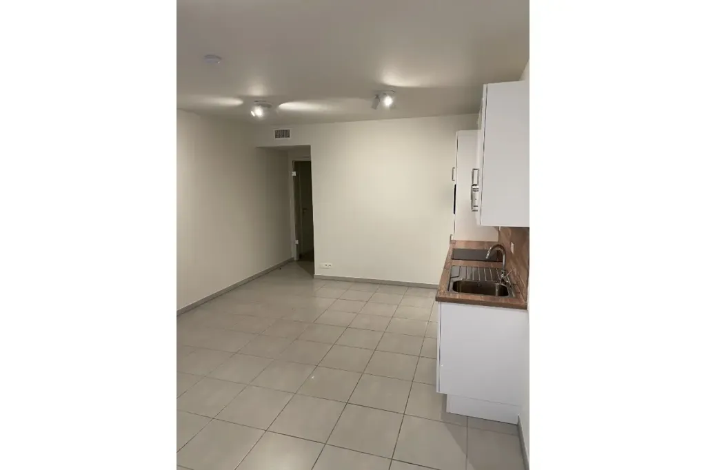 Köök - Contemporary Studio with South Orientation in Péruwelz