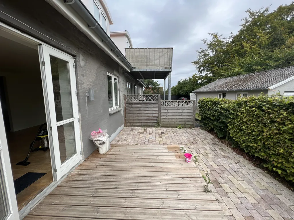 Terrass - Corner Flat with Private Garden in Gammel Havdrup