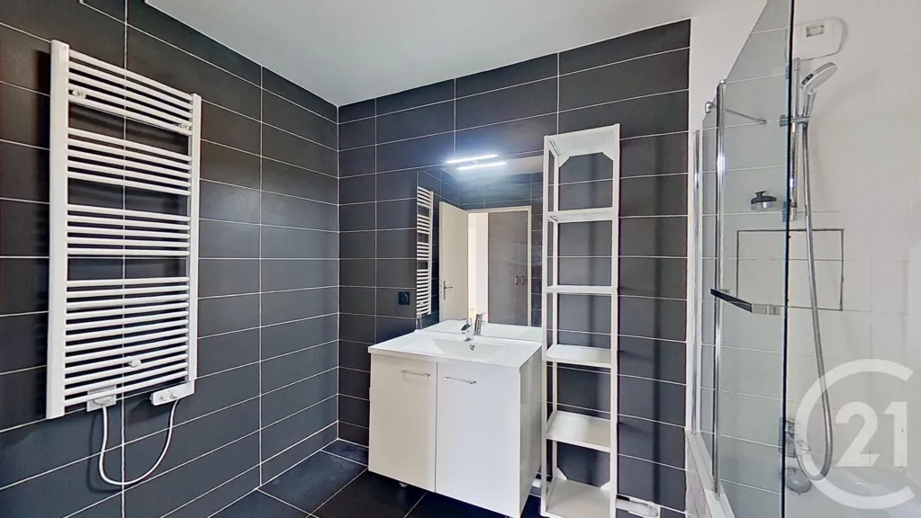 Salles de bain - Appartement avec Balcon au Dernier Étage à Nogent-sur-Marne