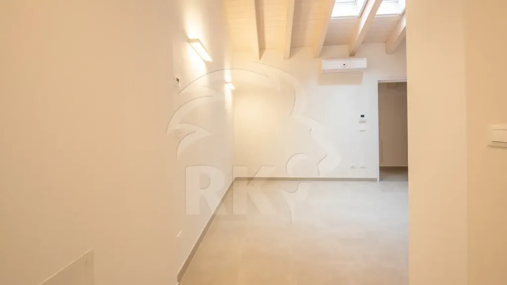 Esik - Newly Built Bilocale with Garden Access in Bologna