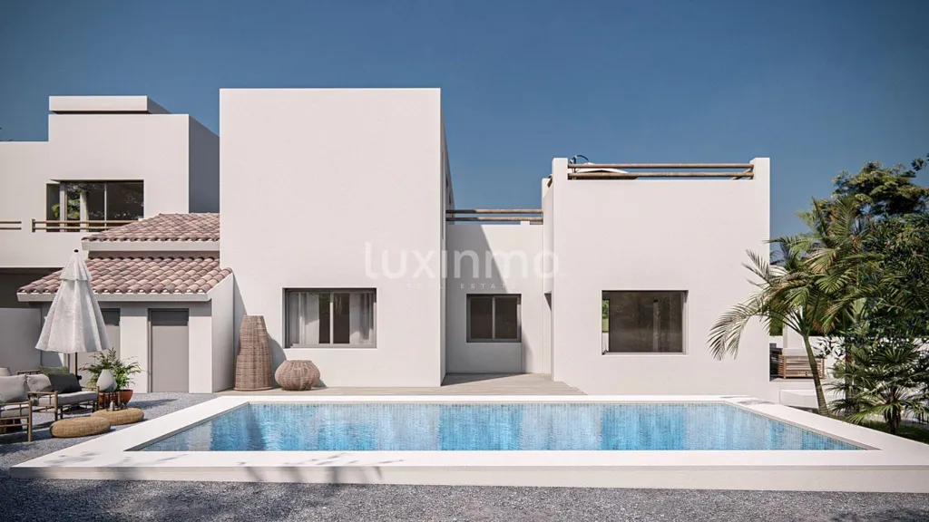 Bassein - Detached House with Redevelopment Potential in L'Albir