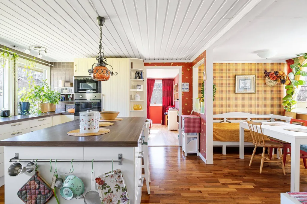 Cuisine - Villa with Garden near Linköping