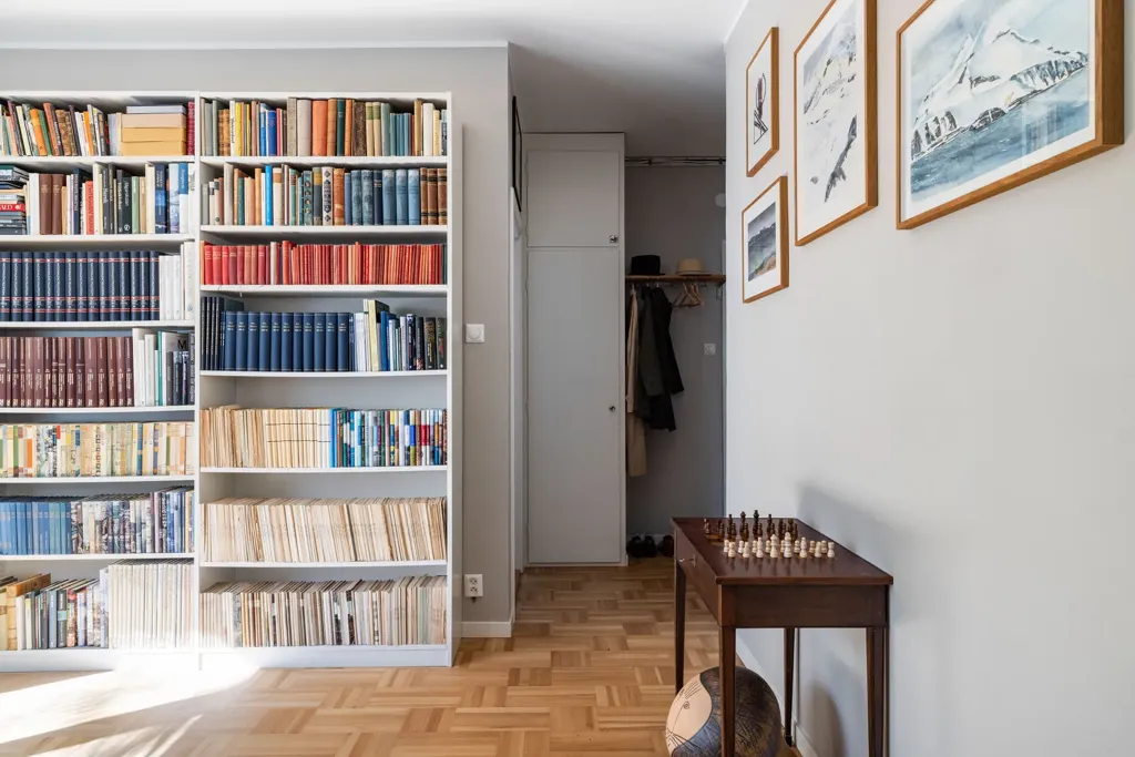Kabinet - Bright Apartment with Balcony in Hammarbyhöjd