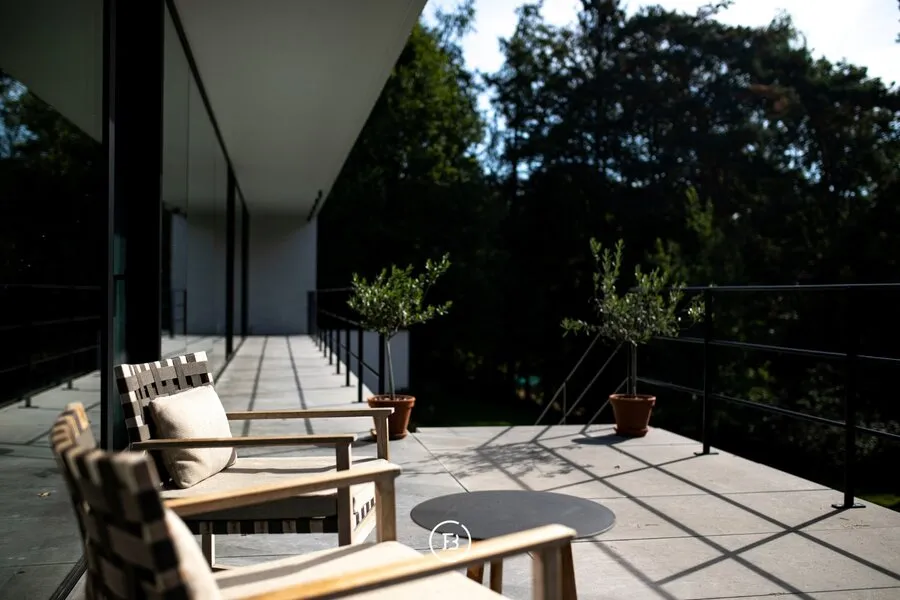Terrasse - Villa Moderniste avec Technologie Avancée à Bolderberg
