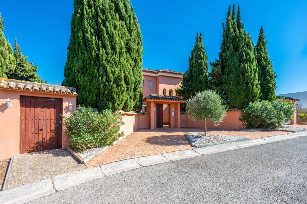 Exterior - Andalusian Villa with Pool in Sotogrande