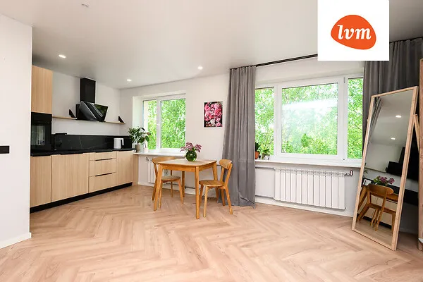 Söögituba - Studio Flat with Garden View in Ülejõe, Pärnu