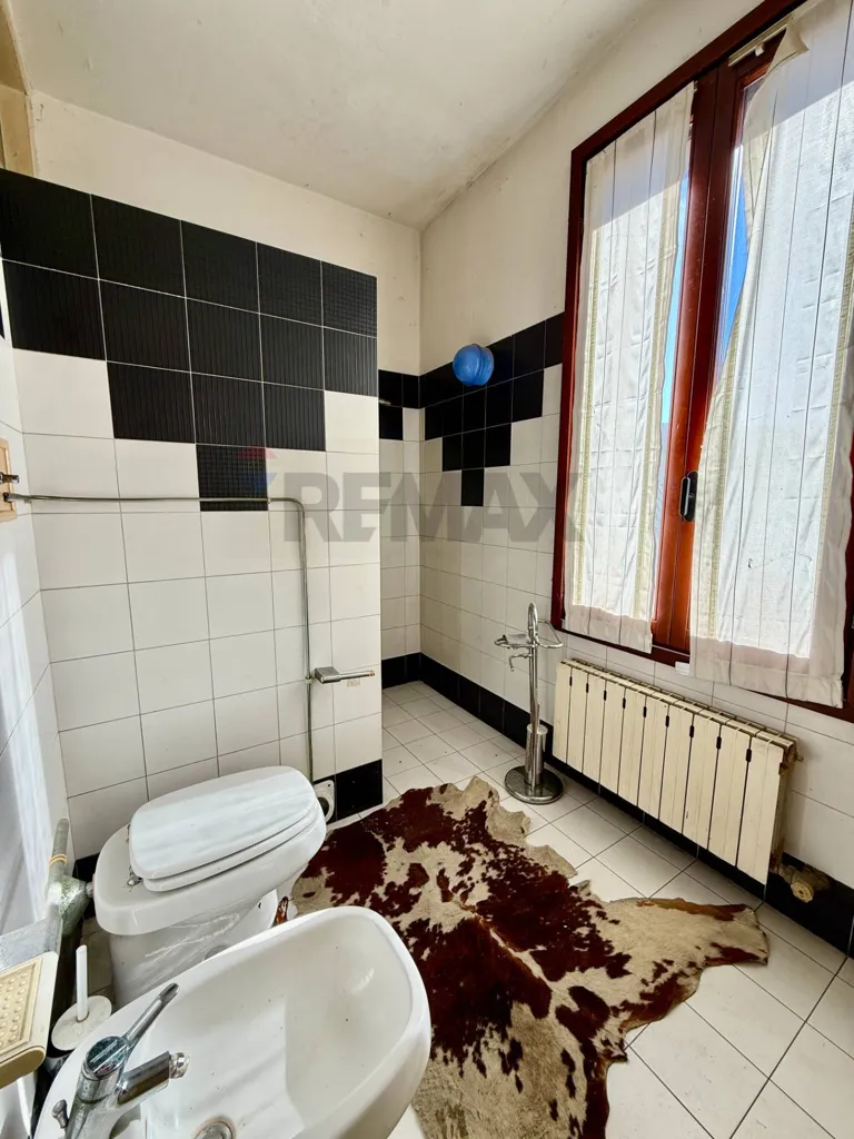 Salles de bain - Restaurant with Apartment in Cremona's Migliaro
